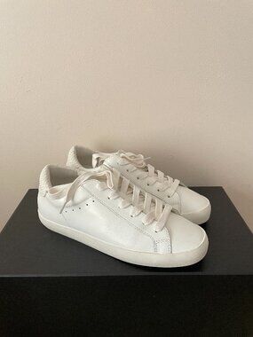 BANANA REPUBLIC Leather Lace Up Sneakers NEW